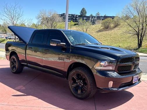 Brilliant Black Crystal Pearlcoat 2017 RAM 1500 SPORT