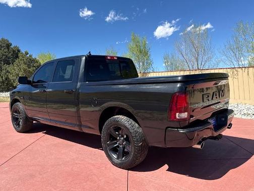 Brilliant Black Crystal Pearlcoat 2017 RAM 1500 SPORT