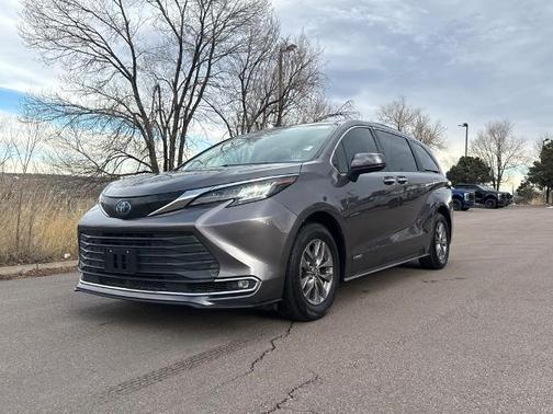 2021 Toyota Sienna XLE