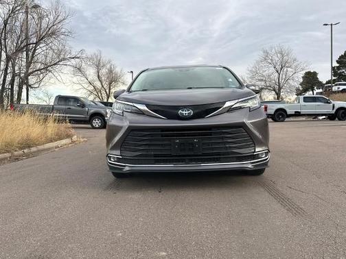 2021 Toyota Sienna XLE