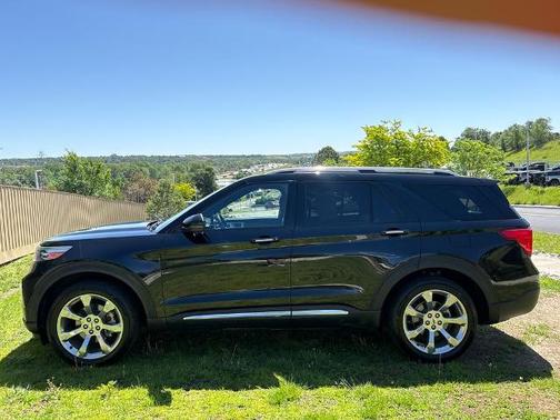AGATE BLACK METALLIC 2020 Ford Explorer PLATINUM