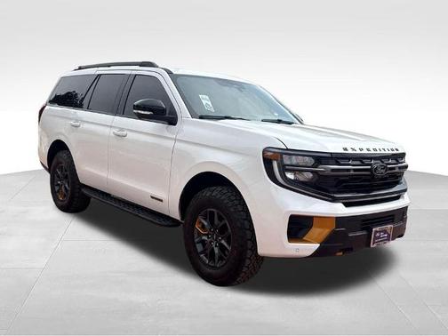 STAR WHITE MET TRI-COAT 2026 Ford Expedition TREMOR