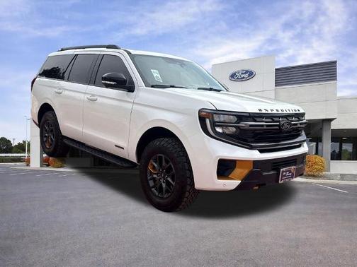 STAR WHITE MET TRI-COAT 2026 Ford Expedition TREMOR