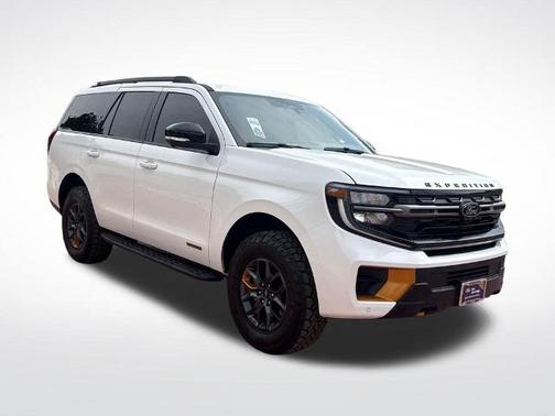 STAR WHITE MET TRI-COAT 2026 Ford Expedition TREMOR