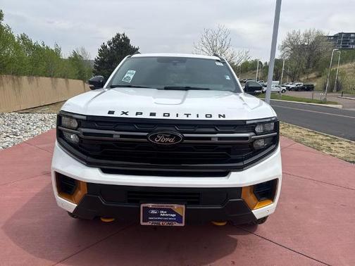 STAR WHITE MET TRI-COAT 2026 Ford Expedition TREMOR