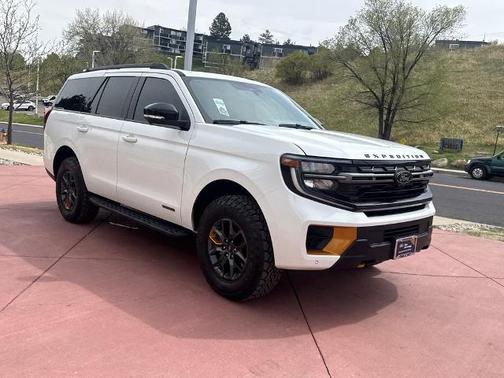 STAR WHITE MET TRI-COAT 2026 Ford Expedition TREMOR