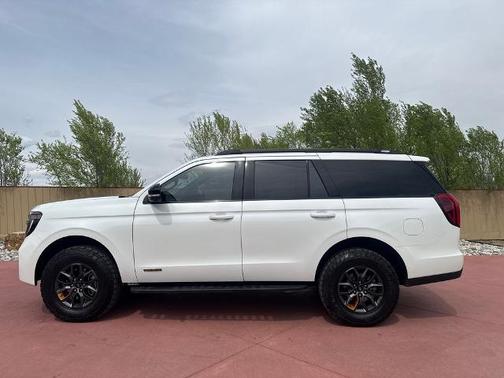 STAR WHITE MET TRI-COAT 2026 Ford Expedition TREMOR