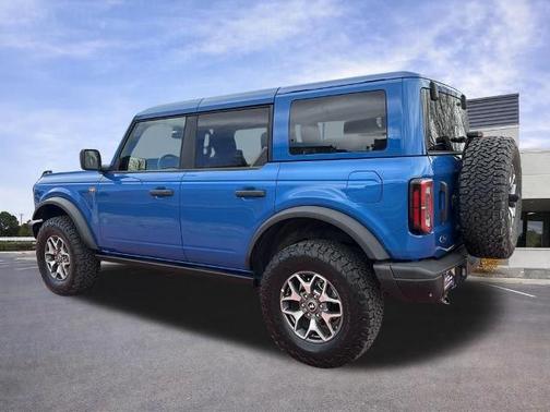 VELOCITY BLUE METALLIC 2025 Ford Bronco BADLANDS