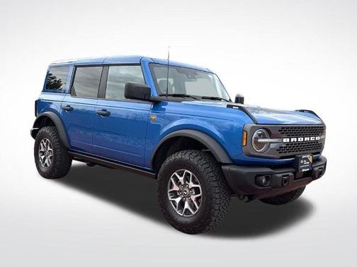 VELOCITY BLUE METALLIC 2025 Ford Bronco BADLANDS