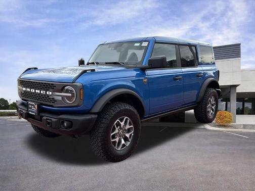 VELOCITY BLUE METALLIC 2025 Ford Bronco BADLANDS