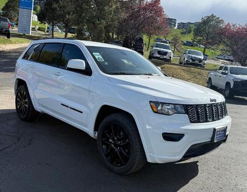 2020 Jeep Grand Cherokee LAREDO