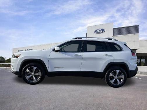 Bright White Clearcoat 2021 Jeep Cherokee LIMITED