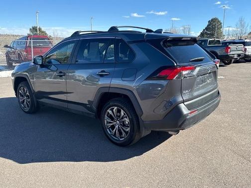 2024 Toyota RAV4 XLE PREMIUM