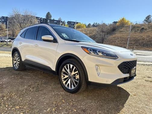 2022 Ford Escape TITANIUM