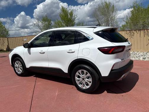 OXFORD WHITE 2024 Ford Escape ACTIVE