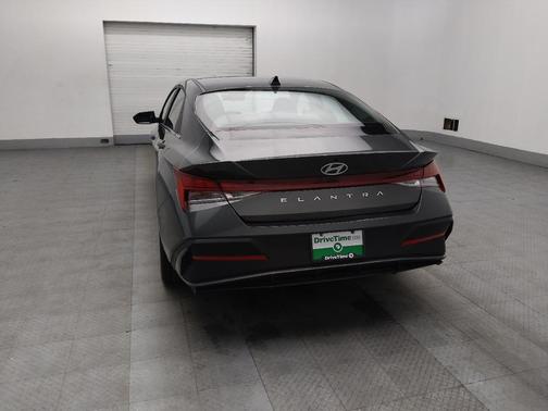 2025 Hyundai ELANTRA SEL