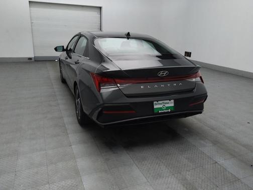 2025 Hyundai ELANTRA SEL