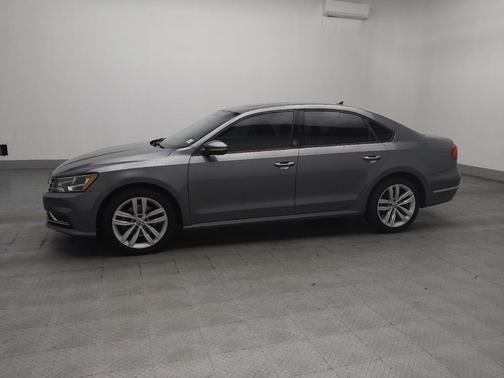 Platinum Gray Metallic 2019 Volkswagen Passat 2.0T Wolfsburg Edition