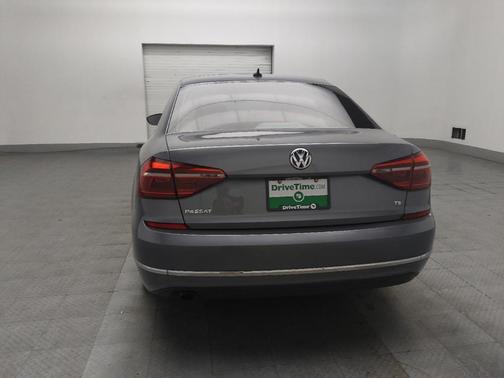 Platinum Gray Metallic 2019 Volkswagen Passat 2.0T Wolfsburg Edition