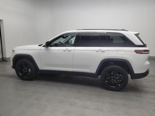 Bright White Clearcoat 2023 Jeep Grand Cherokee Limited