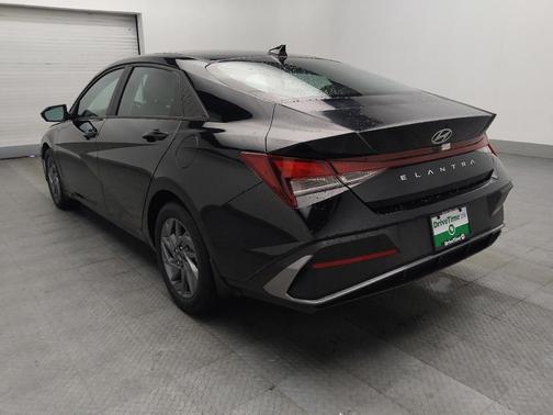 Abyss Black 2024 Hyundai ELANTRA SEL