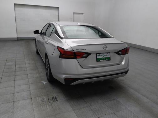 Brilliant Silver Metallic 2025 Nissan Altima 2.5 SV