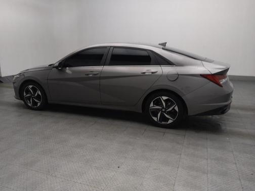 Fluid Metal 2022 Hyundai ELANTRA Limited