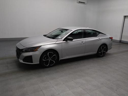 2023 Nissan Altima SR FWD