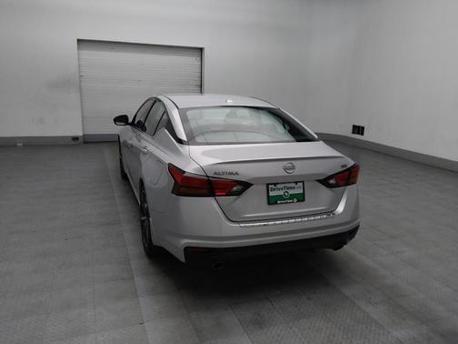 2023 Nissan Altima SR FWD