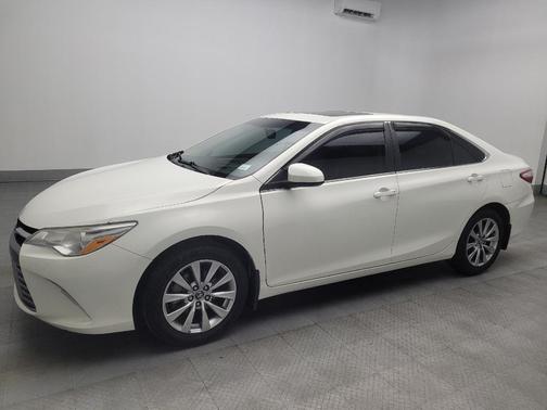 Blizzard Pearl 2016 Toyota Camry XLE
