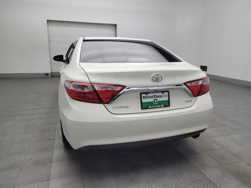 Blizzard Pearl 2016 Toyota Camry XLE