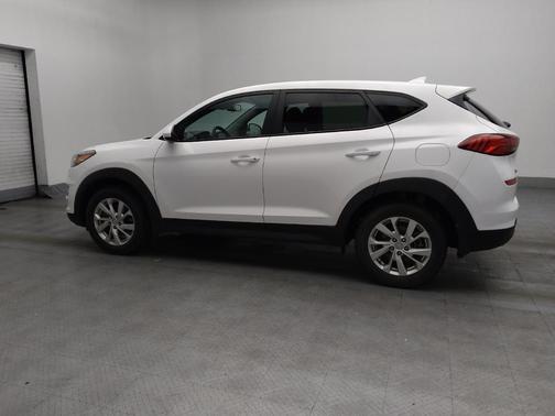 2021 Hyundai TUCSON SE