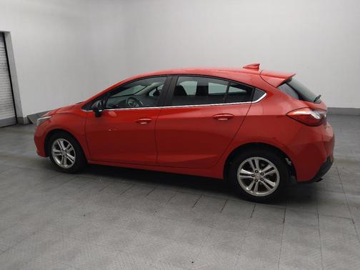 Red 2018 Chevrolet Cruze LT