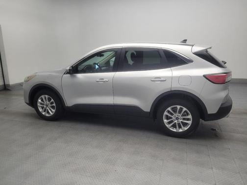 Ingot Silver Metallic 2020 Ford Escape SE