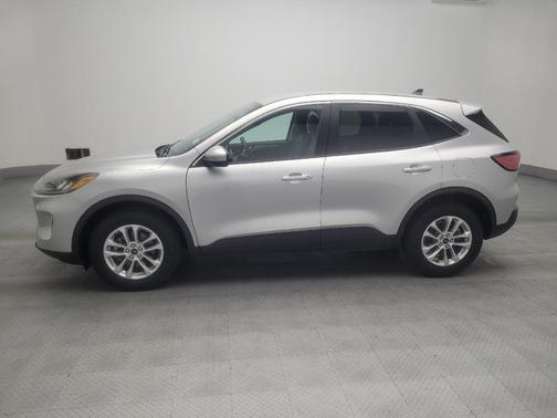 Ingot Silver Metallic 2020 Ford Escape SE