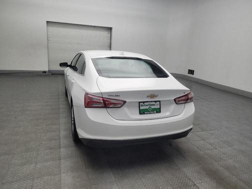 Summit White 2022 Chevrolet Malibu FWD LT