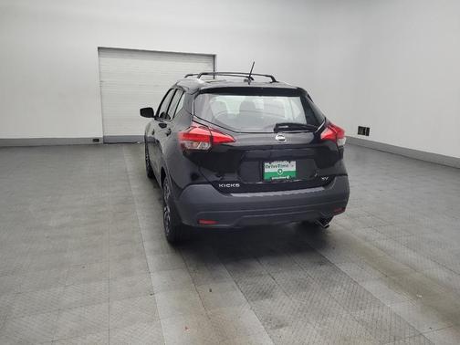 Super Black 2019 Nissan Kicks SV