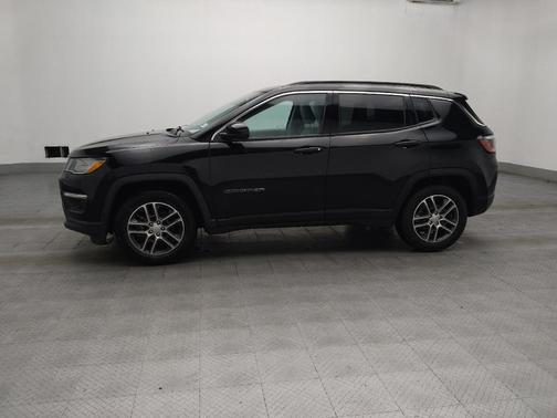 Diamond Black Crystal Pearlcoat 2019 Jeep Compass Latitude
