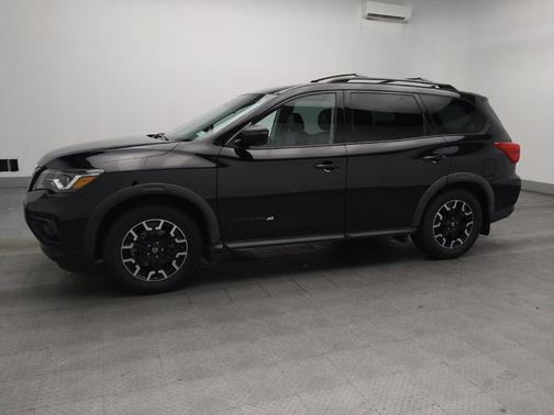 Magnetic Black Pearl 2020 Nissan Pathfinder SL 2WD