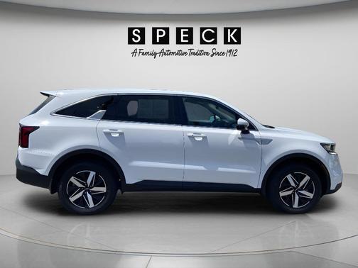 Glacial White Pearl 2023 Kia Sorento LX