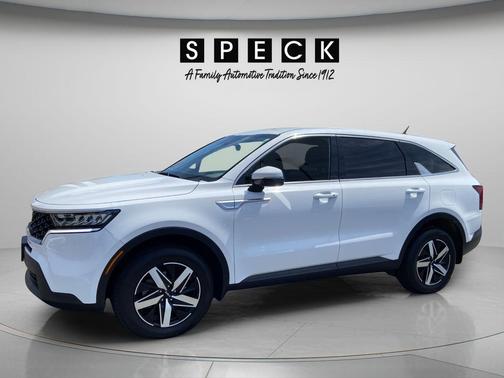 Glacial White Pearl 2023 Kia Sorento LX
