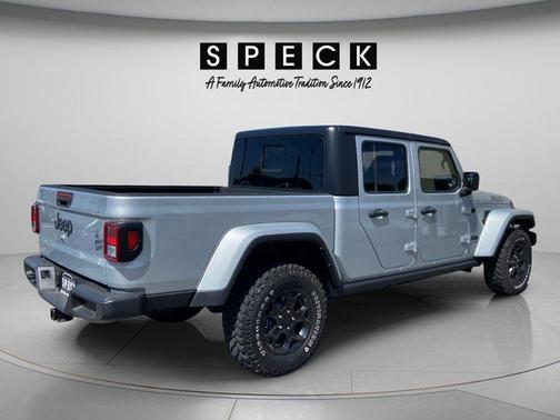 Silver Zynith Clearcoat 2023 Jeep Gladiator Sport