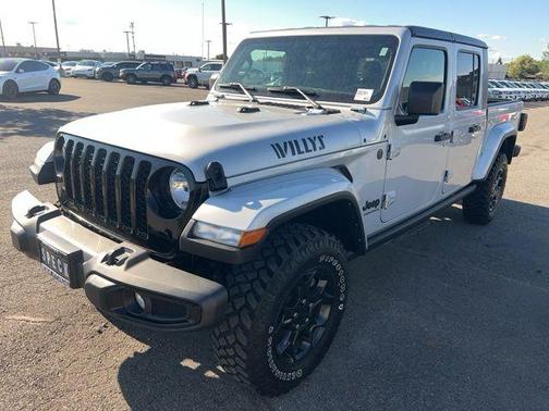 Silver Zynith Clearcoat 2023 Jeep Gladiator Sport