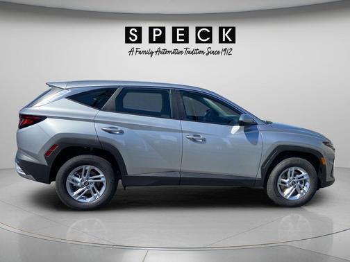 Shimmering Silver 2026 Hyundai TUCSON SE