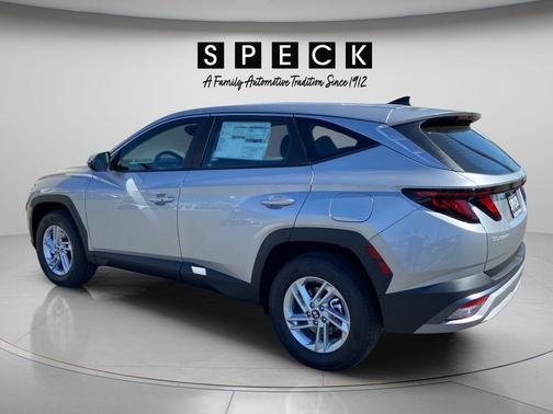 Shimmering Silver 2026 Hyundai TUCSON SE