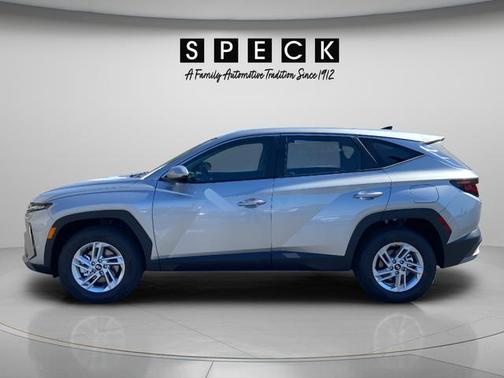 Shimmering Silver 2026 Hyundai TUCSON SE