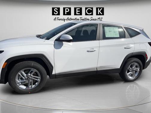 White Pearl 2026 Hyundai TUCSON SE