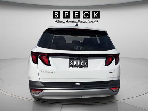 White Pearl 2026 Hyundai TUCSON SE