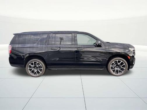 2024 Chevrolet Suburban RST