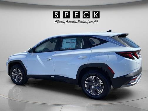 Pearl 2026 Hyundai TUCSON Hybrid Blue SE